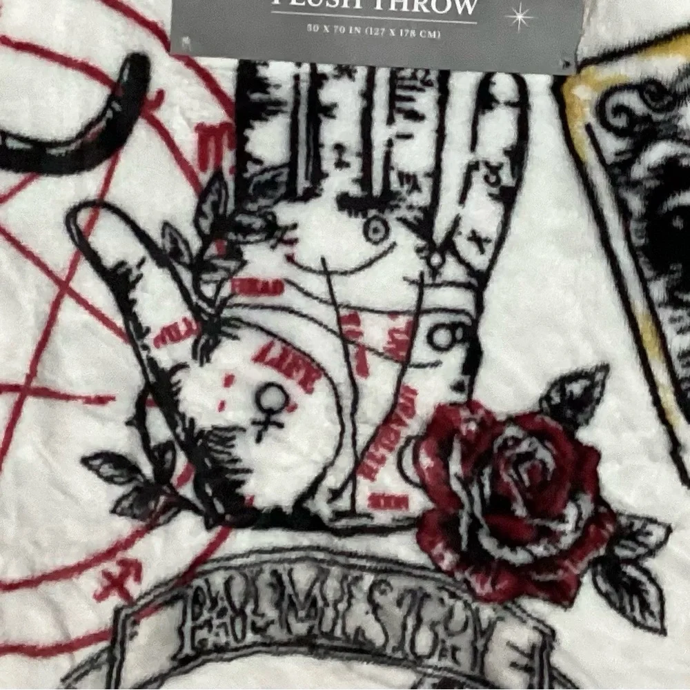 Black & White Palm Readings Plush Throw.  NWT  50” x 70”